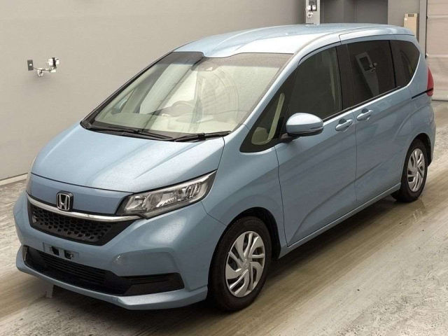 HONDA FREED — фото