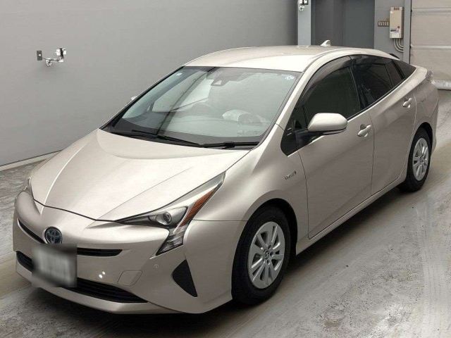 TOYOTA PRIUS — фото