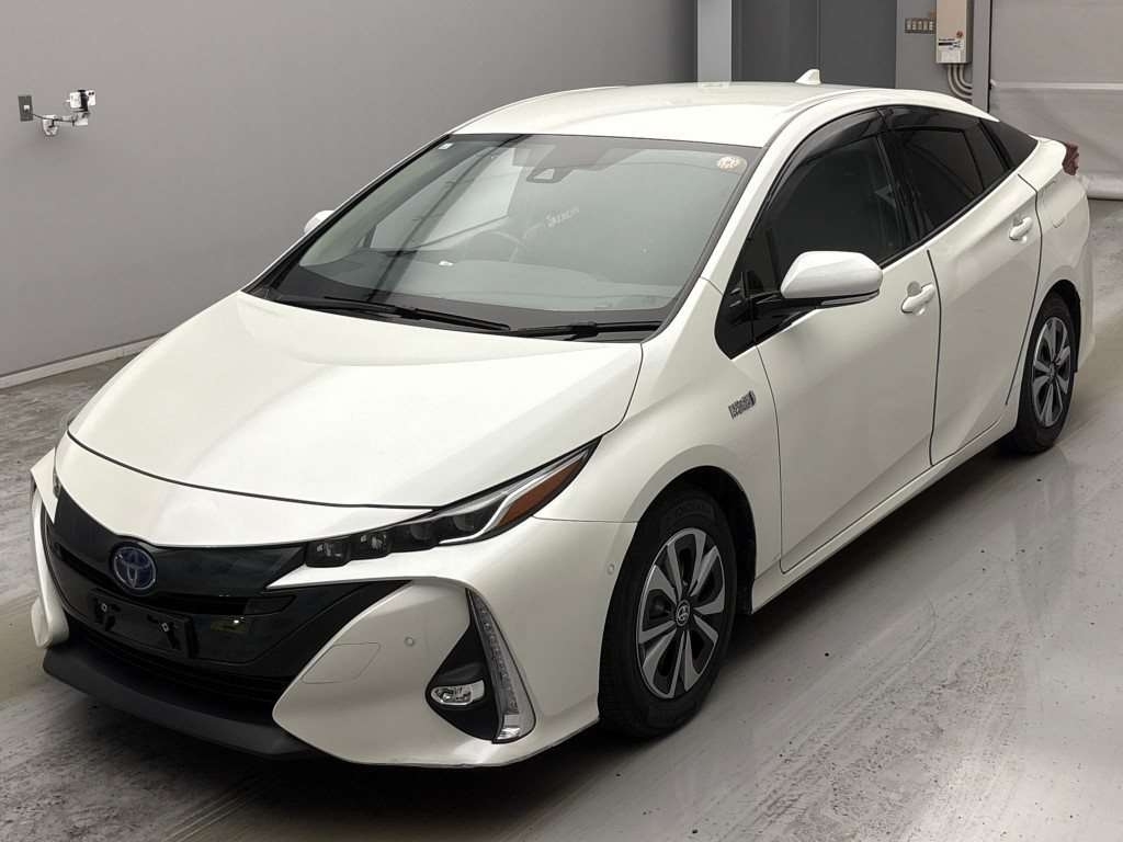 TOYOTA PRIUS — фото