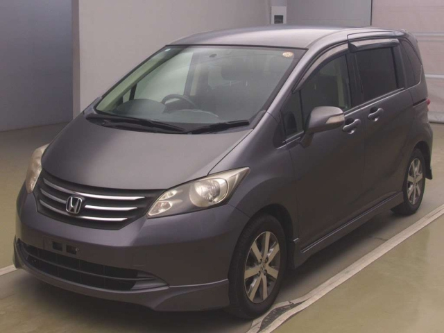 HONDA FREED — фото