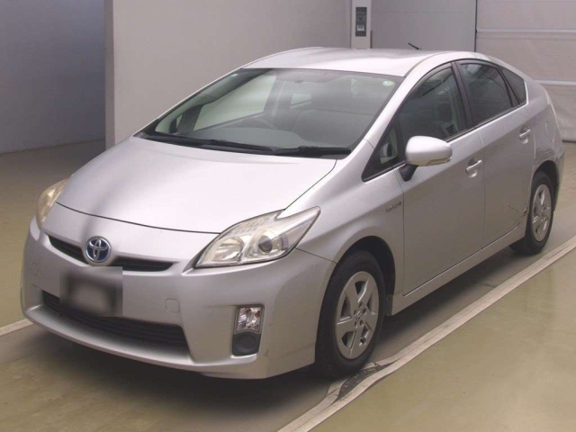 TOYOTA PRIUS — фото