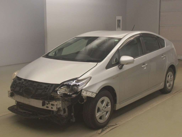 TOYOTA PRIUS — фото