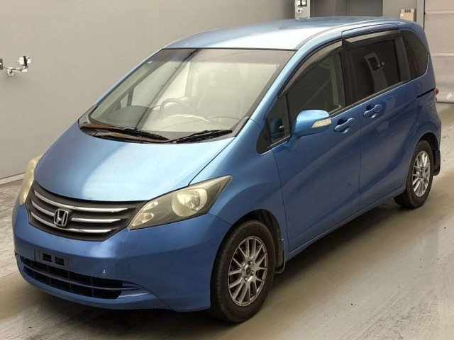 HONDA FREED — фото