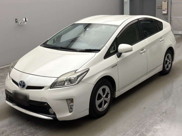 TOYOTA PRIUS — фото