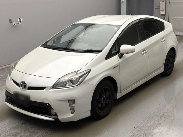 TOYOTA PRIUS — фото