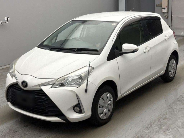 TOYOTA VITZ — фото