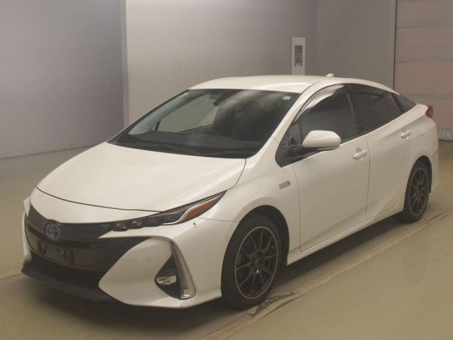 TOYOTA PRIUS — фото