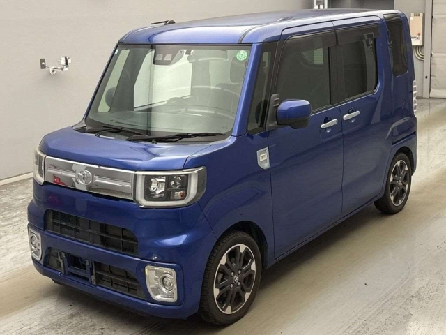 TOYOTA PIXIS — фото
