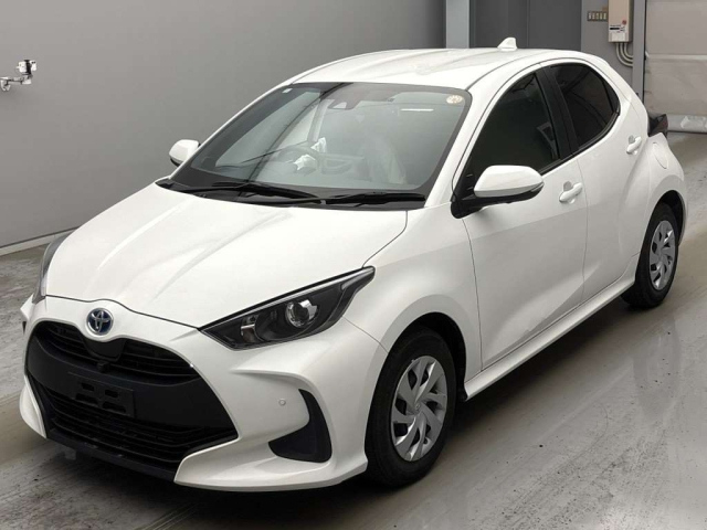 TOYOTA YARIS — фото