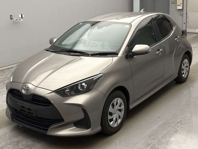TOYOTA YARIS — фото