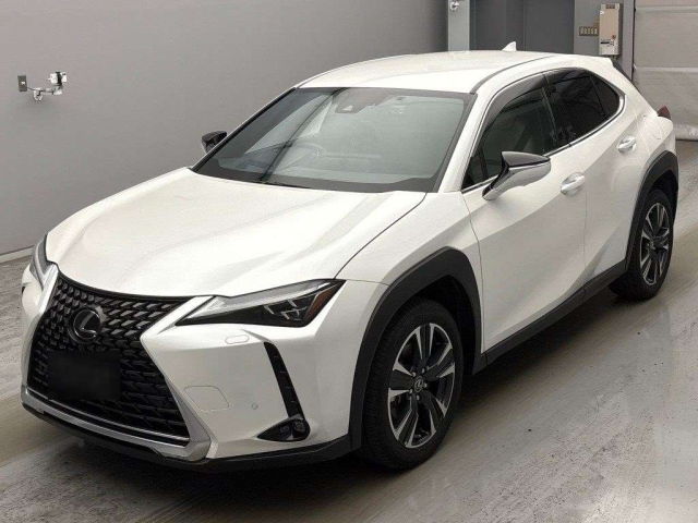 LEXUS UX — фото