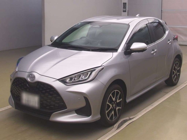 TOYOTA YARIS — фото