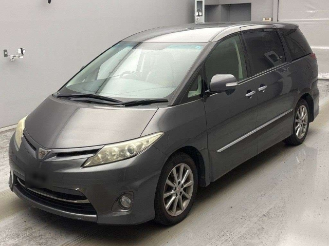 TOYOTA ESTIMA — фото
