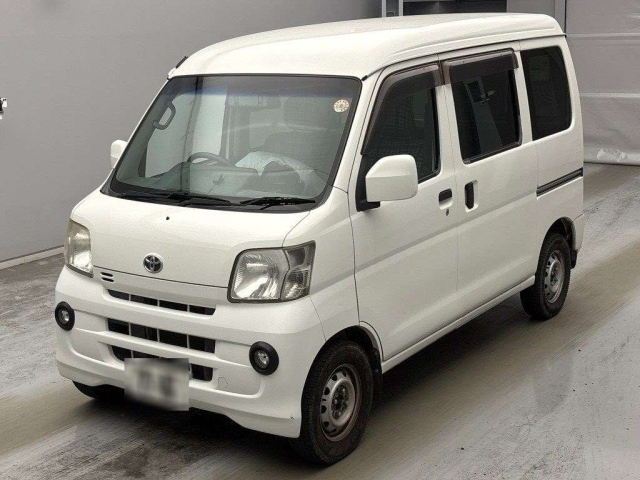 TOYOTA PIXIS — фото