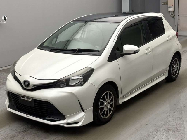 TOYOTA VITZ — фото