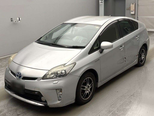 TOYOTA PRIUS — фото