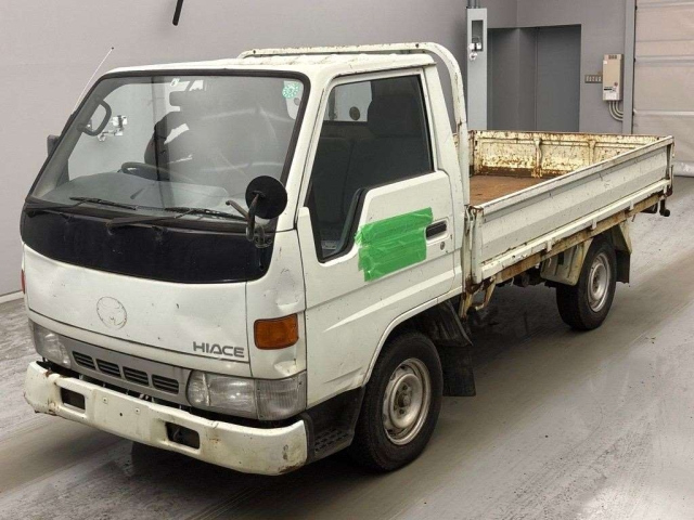 TOYOTA HIACE — фото