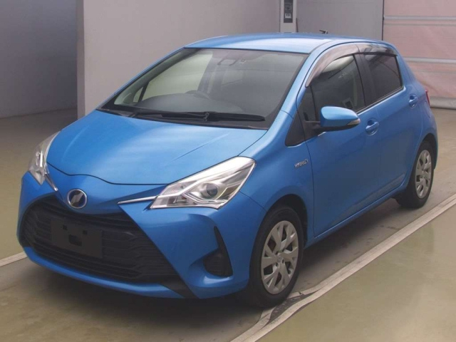 TOYOTA VITZ — фото