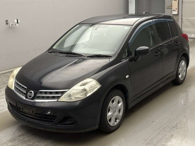 NISSAN TIIDA — фото