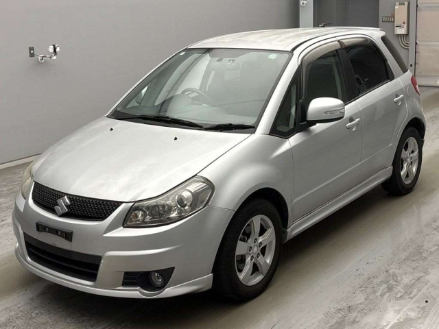 SUZUKI SX 4 — фото