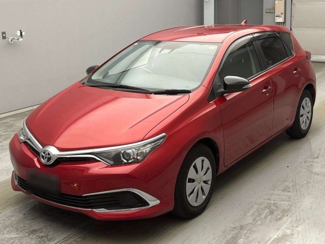 TOYOTA AURIS — фото