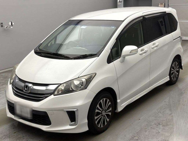 HONDA FREED — фото