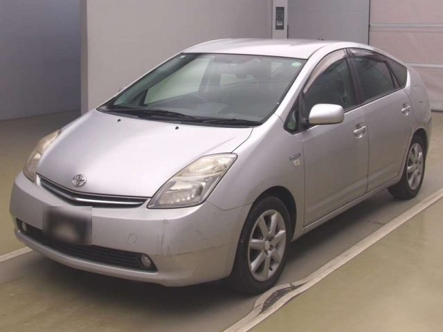 TOYOTA PRIUS — фото