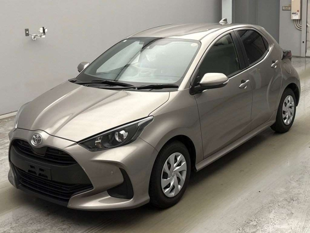 TOYOTA YARIS — фото