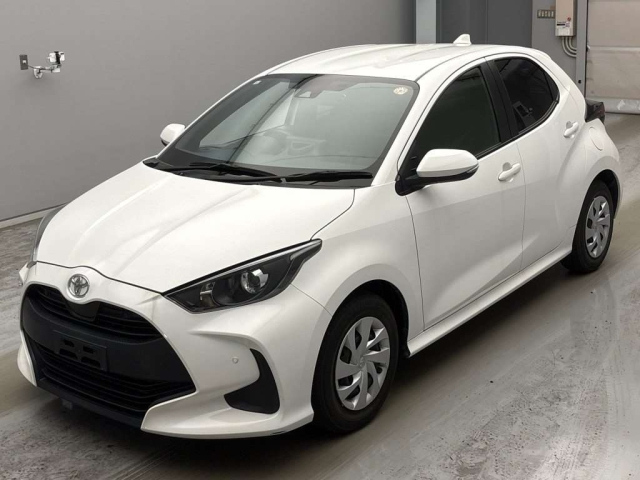TOYOTA YARIS — фото