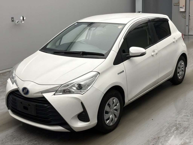 TOYOTA VITZ — фото
