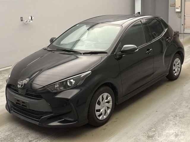 TOYOTA YARIS — фото