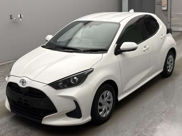 TOYOTA YARIS — фото