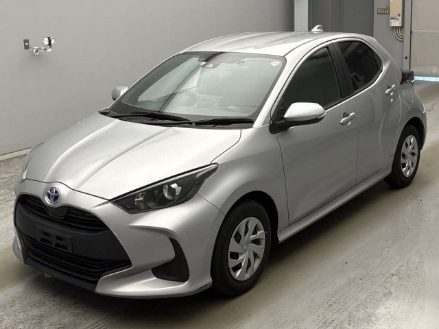 TOYOTA YARIS — фото