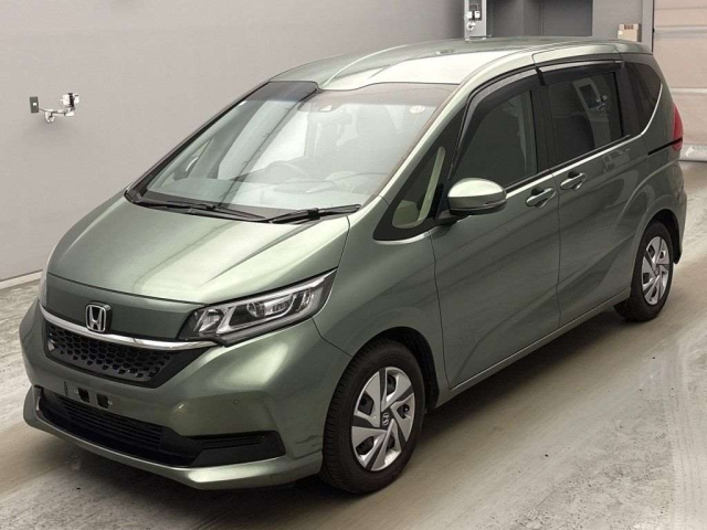 HONDA FREED — фото