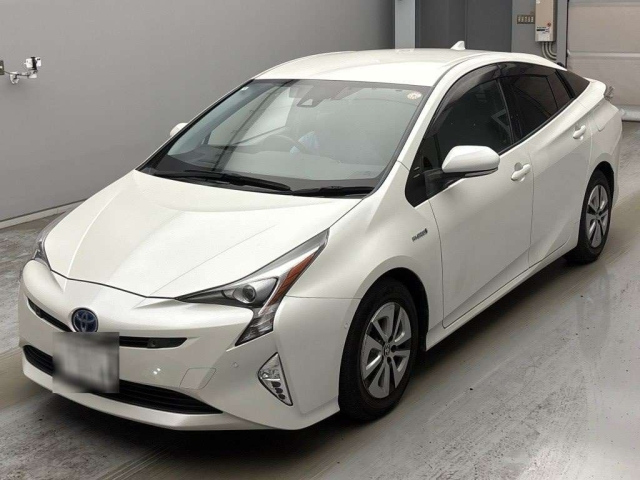 TOYOTA PRIUS — фото