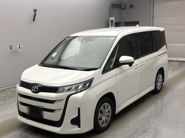 TOYOTA NOAH — фото