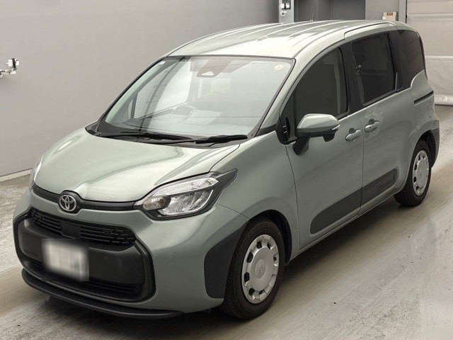 TOYOTA SIENTA — фото