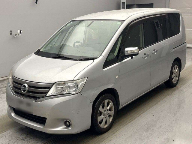 NISSAN SERENA — фото