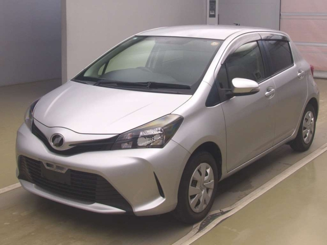 TOYOTA VITZ — фото