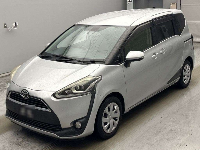 TOYOTA SIENTA — фото