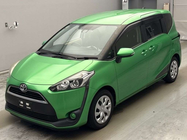TOYOTA SIENTA — фото