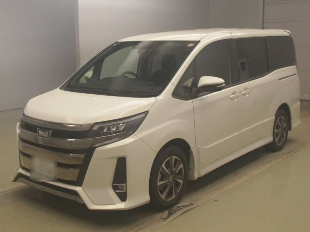 TOYOTA NOAH — фото