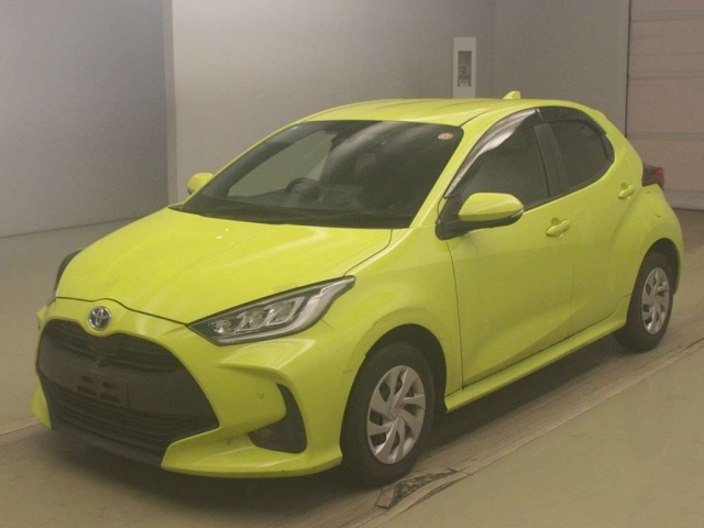 TOYOTA YARIS — фото