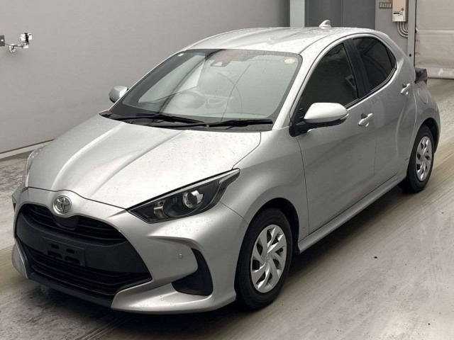 TOYOTA YARIS — фото