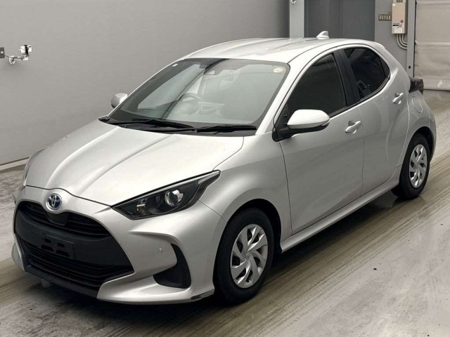 TOYOTA YARIS — фото