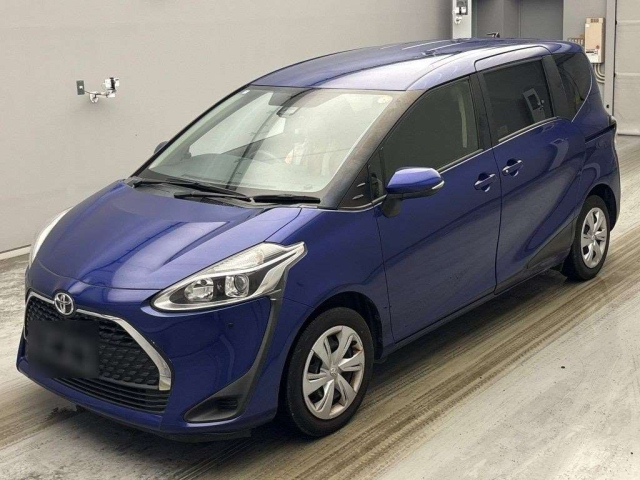 TOYOTA SIENTA — фото