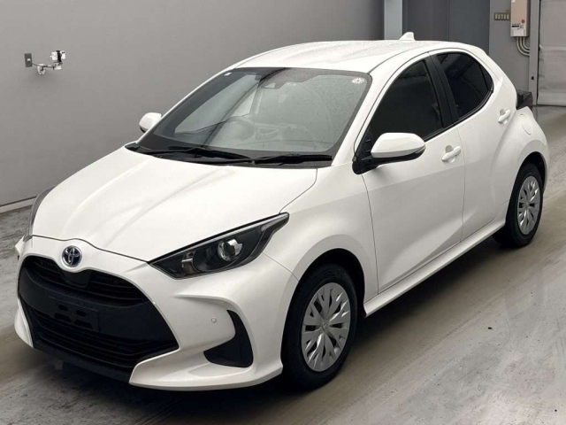 TOYOTA YARIS — фото