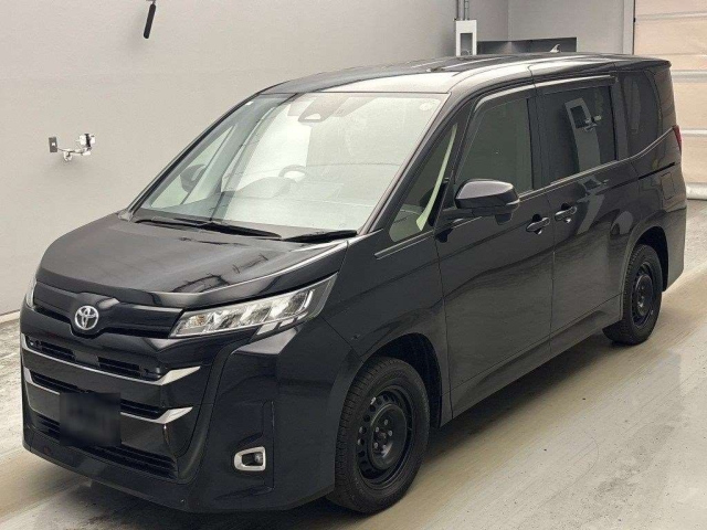 TOYOTA NOAH — фото