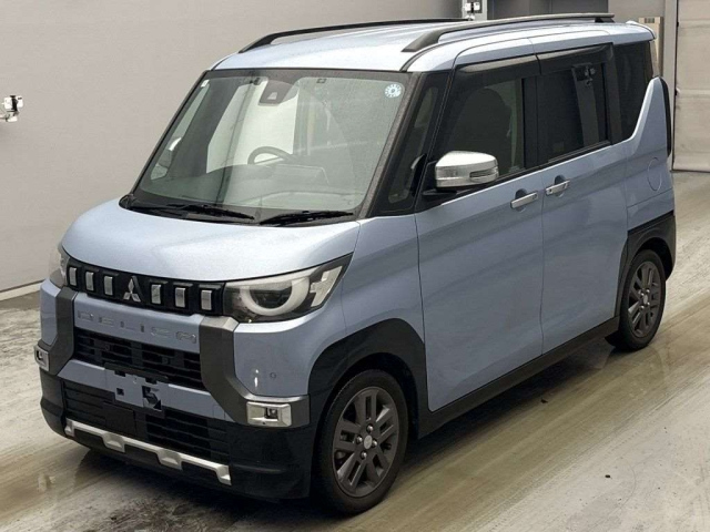 MITSUBISHI DELICA — фото