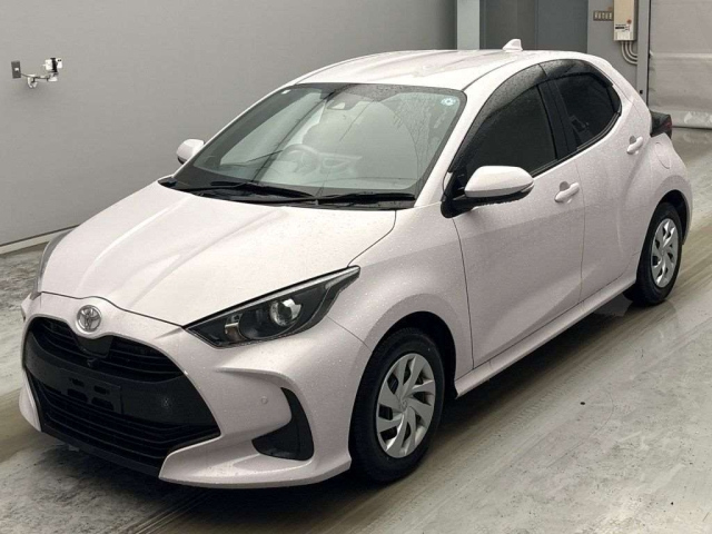 TOYOTA YARIS — фото